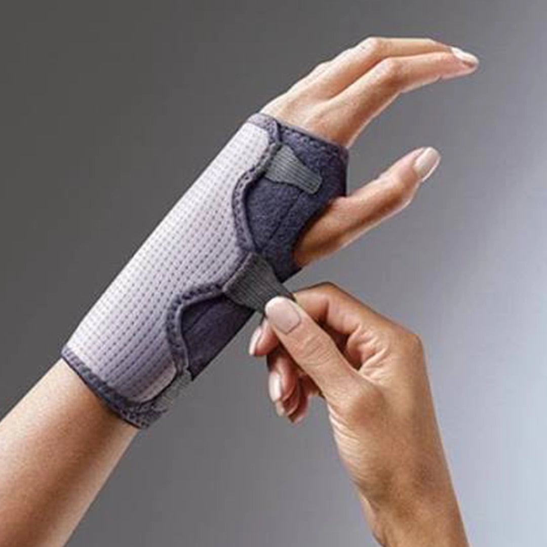 10770ENR - FUTURO™ Comfort Stabilizing Wrist Brace, 10770ENR, Adjustable