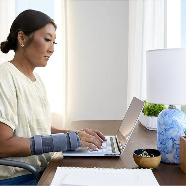 FUTURO Deluxe Wrist Stabiliser Right Hand - Large / Extra Large