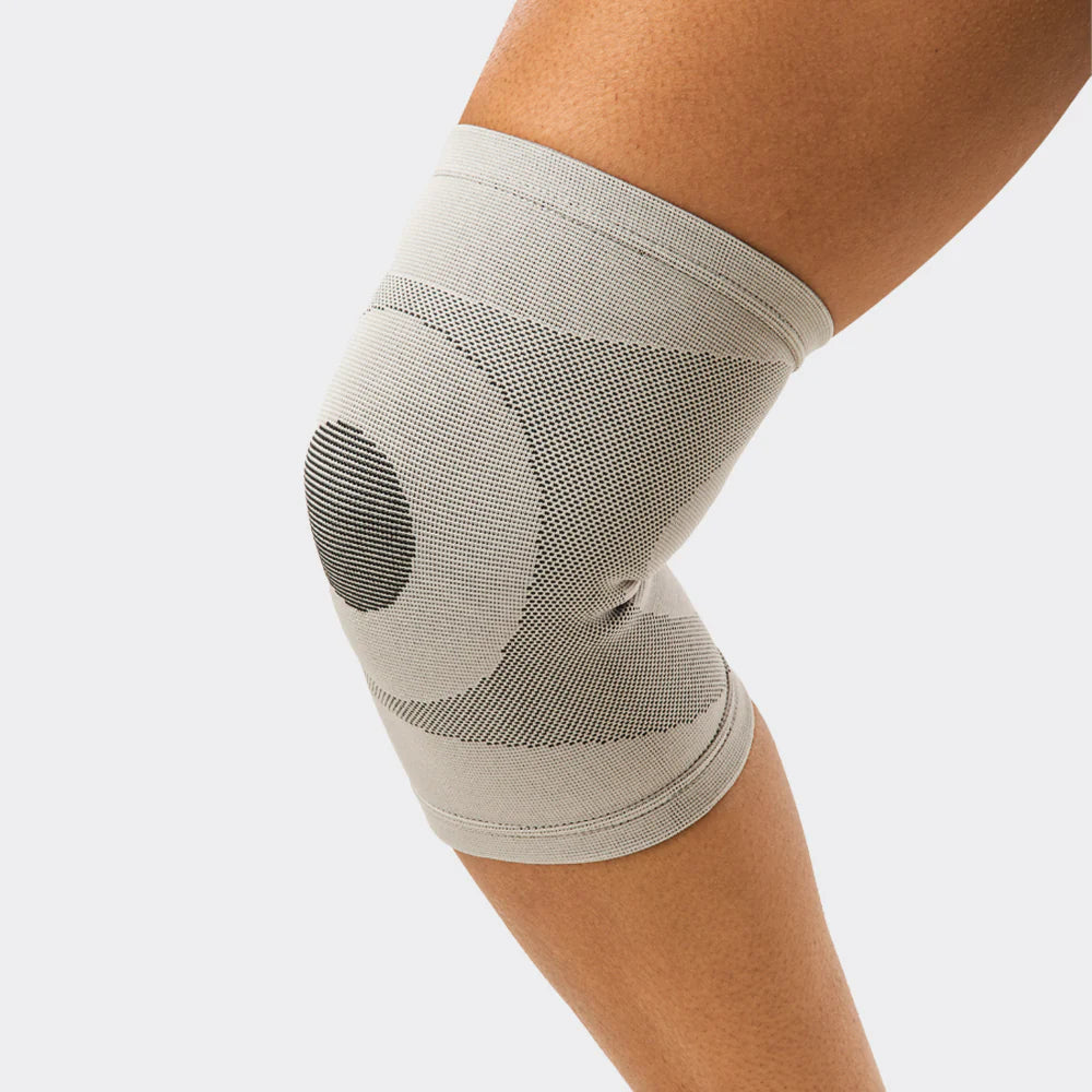Thermoskin Dynamic Compression Knee Sleeve - Small / Medium